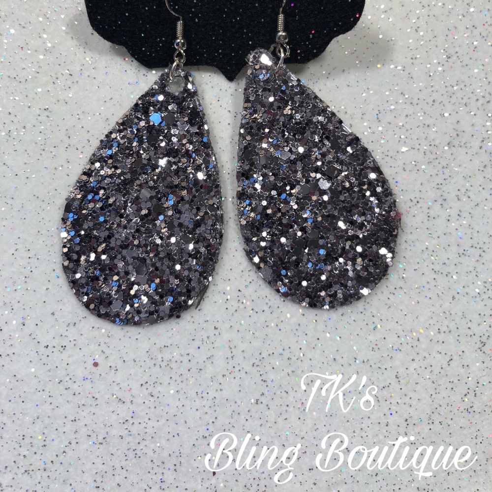 Glamours earrings